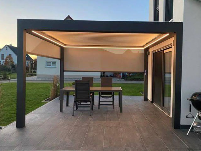 Maßgefertigte Aluminium-Terrassenüberdachung in Fritzlar